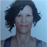Profesora de apoyo de ESO y bachillerato especializada en clases de Filosofía de forma online o presencial